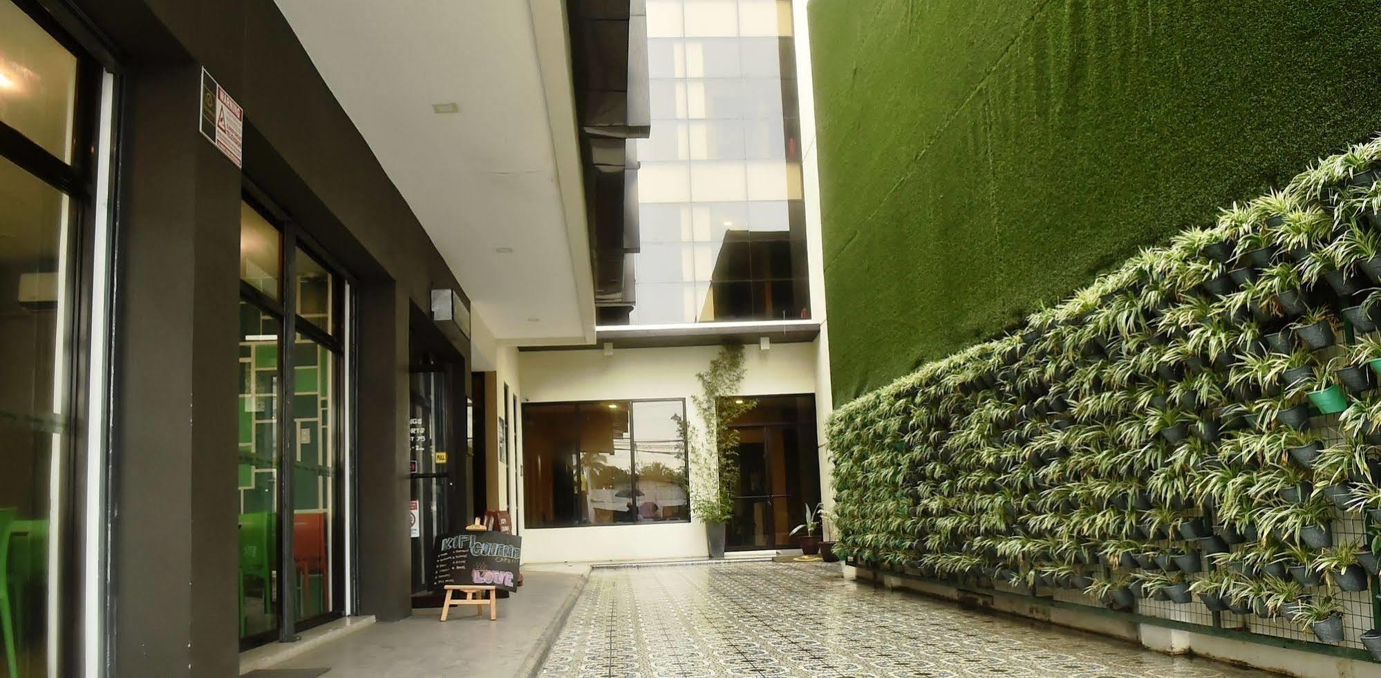 Columbus Plaza Hotel General Santos City Εξωτερικό φωτογραφία